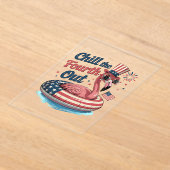 Chill The Fourth Out Funny 4th of July Flamingo アクリル招待状 (レイダウン)
