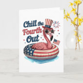 Chill The Fourth Out Funny 4th of July Flamingo カード (黄色い花)