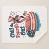 Chill The Fourth Out Funny 4th of July Flamingo シェルパブランケット (正面(横))