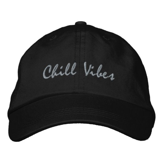 Chill Vibes Black Hat 刺繍入りキャップ (正面)