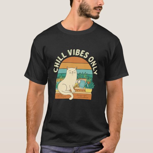 Chill Vibes Only Retro Cat Gardening Plant Tシャツ (正面)