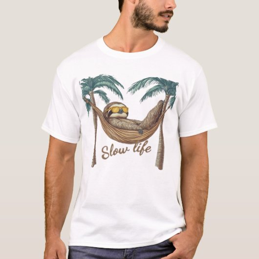 Chillin' Sloth in a Hammock Oversized T-Shirt Tシャツ (正面)