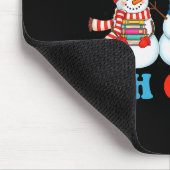 Chillin With My 4th Grade Snowmies Christmas Teach マウスパッド (コーナー)