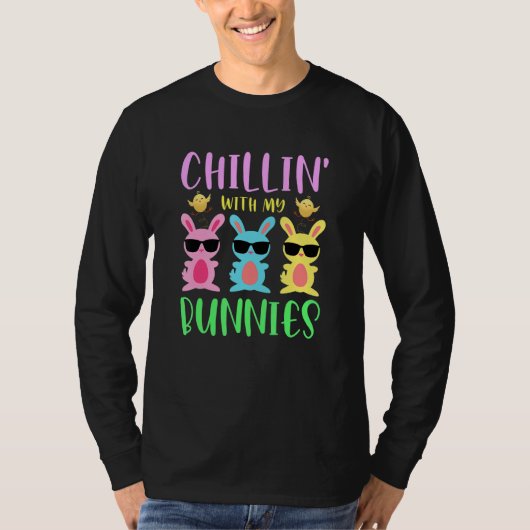 Chillin With My Bunniesおもしろい先生ファミリーイースト Tシャツ (正面)