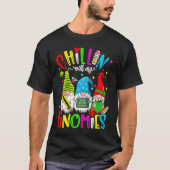 Chillin With My Gnomies 100th Day of School Gnomes Tシャツ (正面)