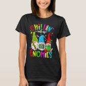 Chillin With My Gnomies 100th Day of School Gnomes Tシャツ (正面)