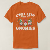 Chillin' With My Gnomies Funny Group Matching Chri Tシャツ (デザイン正面)