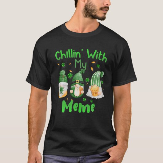 Chillin With My Meme Green Plaid Gnomes St Patrick Tシャツ (正面)
