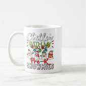 Chillin With My Pre-k Snowmies Teacher Christmas P コーヒーマグカップ (左)