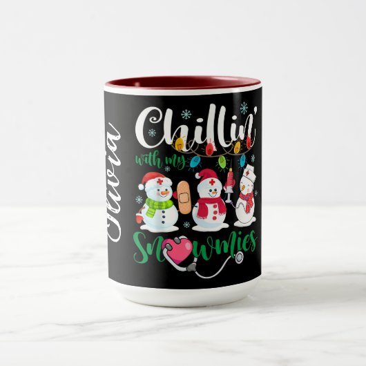 Chillin’ with My Snowmies マグカップ (中央)