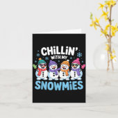 Chillin With My Snowmies Funny Winter Snow Friends カード (黄色い花)