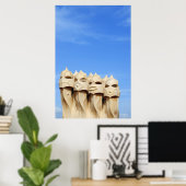 Chimneys on Roof of Casa Mila （ラペドレラ） ポスター (ホームオフィス)