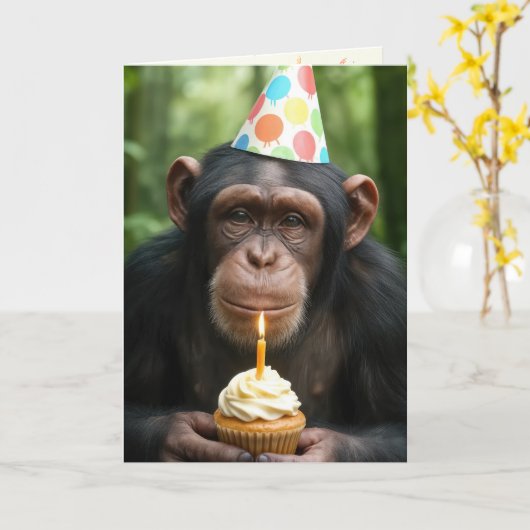 Chimpanzee Holding a Birthday Cupcake カード (黄色い花)