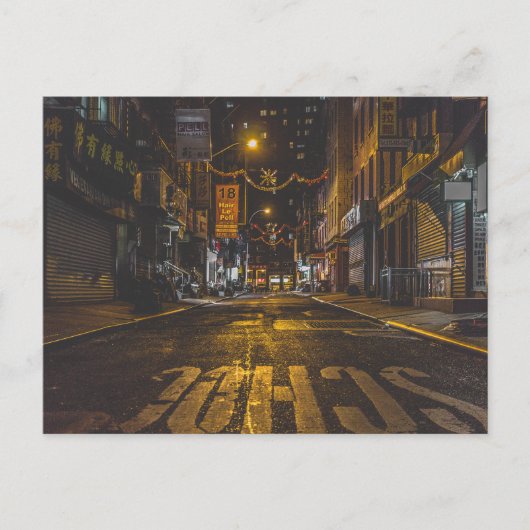 Chinatown Alleyway in New York at Night ポストカード (正面)