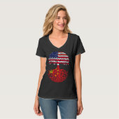 Chinese Roots American China Flag Immigrant Citize Tシャツ (正面フル)