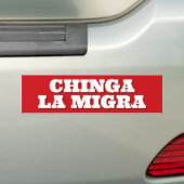 Chinga la Migra バンパーステッカー (車上)