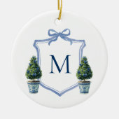 Chinoiserieトピアリークレストモノグラムのクリスマス セラミックオーナメント (正面)