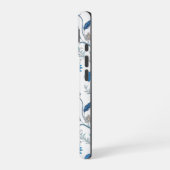 Chinoiserie Blue Echinacea Pattern iPhone 16ケース (左側面)