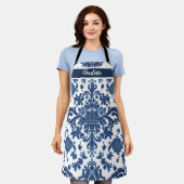 Chinoiserie Chic Navy Blue Flower Ornament Pattern エプロン (着用した状態)