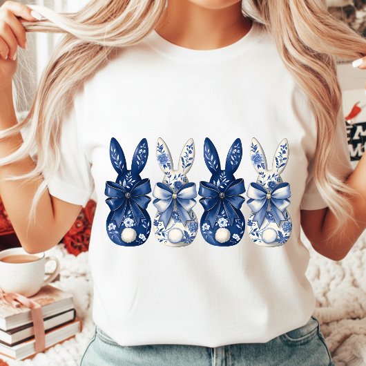 Chinoiserie Easter Bunny Blue White Floral Pascha  トライブレンドＴシャツ