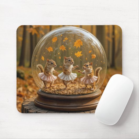 Chipmunks Dancing In a Glass Globe マウスパッド (マウス)