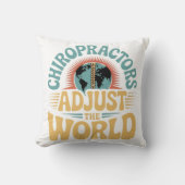 Chiropractors Adjust the World Retro Design クッション (正面)