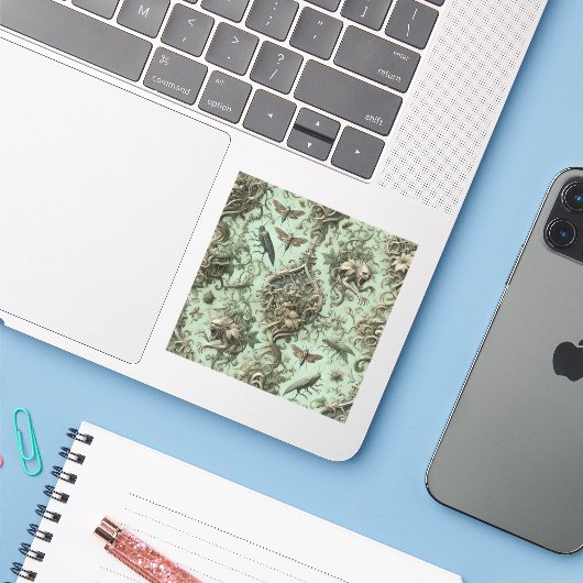 Chitinous Elegy – Gothic Insect  シール (ノートパソコンとiPhone)