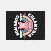Chlamydia Survivor フリースブランケット (正面(横))