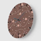 Chocolate Brown with Pink Hearts Pattern ラージ壁時計 (傾斜)