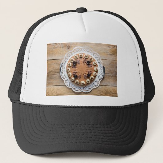 Chocolate cream pie on rustic wood cake top キャップ (正面)
