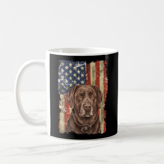 Chocolate Lab With Usa Flagチョコレートラボパパママ コーヒーマグカップ (左)