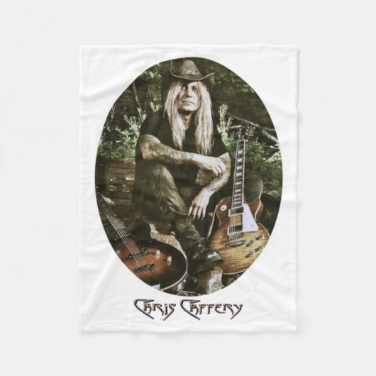 Chris Caffery Sitting with Gitars (楕円) フリースブランケット (正面)