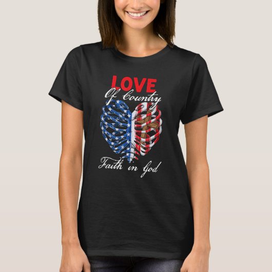Christian Faith In God Patriotic Heart Cross 4th o Tシャツ (正面)