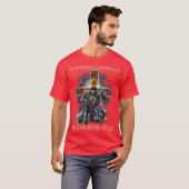 Christian Lion He Who Kneels Before God Can Stand  Tシャツ (正面フル)