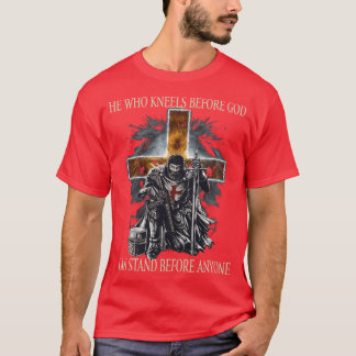 Christian Lion He Who Kneels Before God Can Stand  Tシャツ