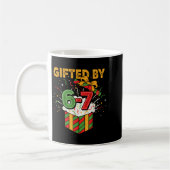 Christmas 67 Meme Design Funny Six Seven Hands 6 7 コーヒーマグカップ (左)