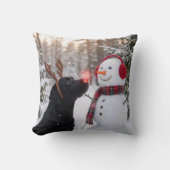 Christmas Black Labrador Retriever with Snowman クッション (正面)