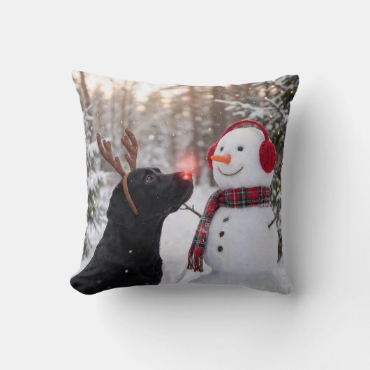 Christmas Black Labrador Retriever with Snowman クッション (正面)