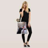 Christmas Black Labrador Retriever with Snowman トートバッグ (モデル)