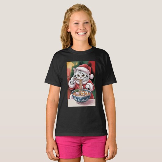 Christmas Cat Eating Ramen Holiday Tee Tシャツ (正面フル)