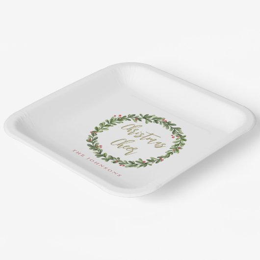 Christmas Cheer Wreath Gold Script Personalized ペーパープレート (傾斜あり)