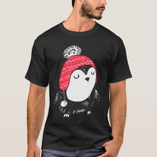 Christmas Cute Baby Penguin Wearing Winter Hat W_e Tシャツ (正面)