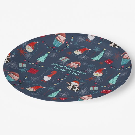 Christmas Fun Custom Name and Date ペーパープレート (アングル)