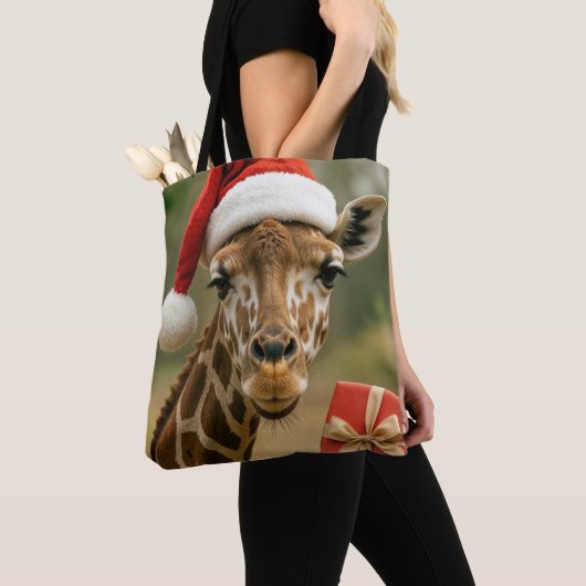 Christmas Giraffe With Holiday Gift トートバッグ (クローズアップ)