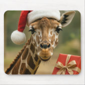 Christmas Giraffe With Holiday Gift マウスパッド (正面)