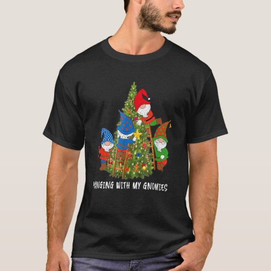 Christmas Gnome Hanging With My Gnomies Tree Holid Tシャツ (正面)
