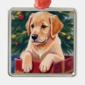 Christmas Golden Retriever Puppy Present メタルオーナメント (正面)