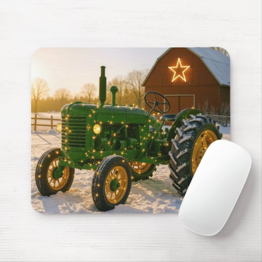 Christmas Green Tractor With Glowing Lights マウスパッド (マウス)