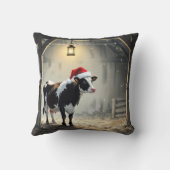 Christmas Hereford Cow In Barn Doorway クッション (裏面)