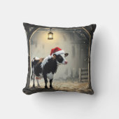 Christmas Hereford Cow In Barn Doorway クッション (正面)